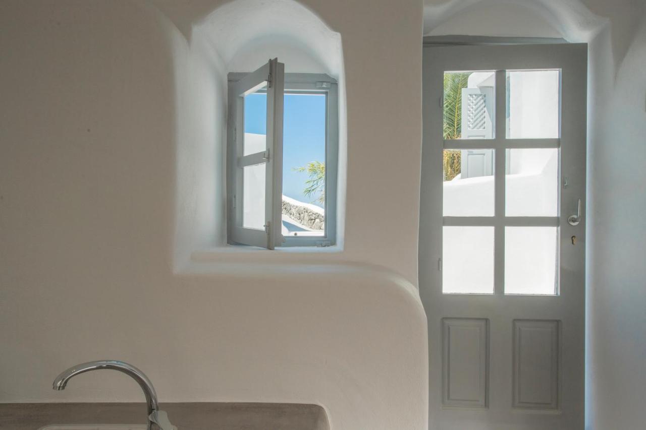 Aqua Serenity Luxury Suites Santorini Foinikiá エクステリア 写真